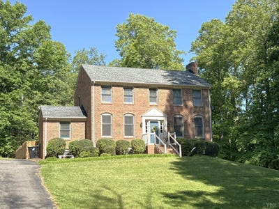 /international/us/424-father-judge-road-amherst-va-110107924215/