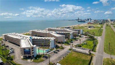 /international/us/3938-surfside-boulevard-corpus-christi-tx-110107503961/