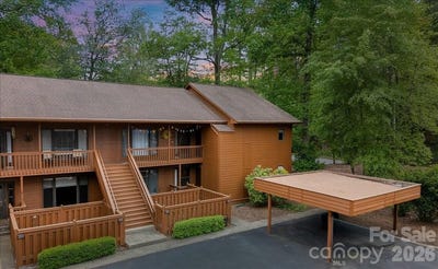 /international/us/16-woodsong-lane-brevard-nc-110107828619/