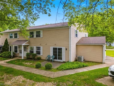 /international/us/13622-oakbrook-drive-north-royalton-oh-110108193572/