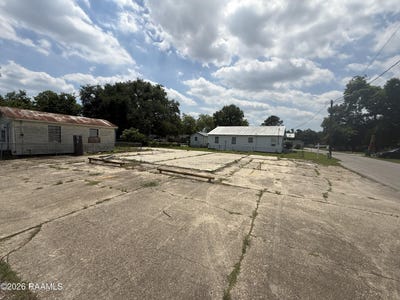 /international/us/200-saint-de-porres-street-broussard-la-110108018892/