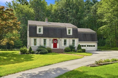 /international/us/4-hoyt-farm-road-plaistow-nh-110110364992/