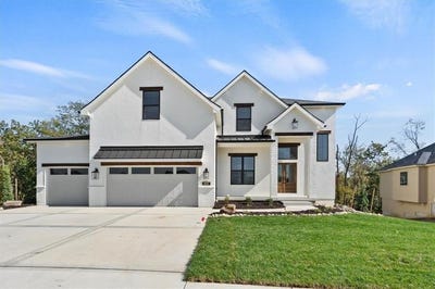 /international/us/8705-n-farley-circle-kansas-city-mo-110120517184/