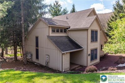 /international/us/412-hickory-drive-pocono-twp-pa-110107852236/