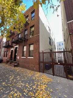 /international/us/31-49-33-street-astoria-ny-110107452291/