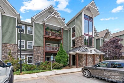 /international/us/2000-olde-eastwood-village-boulevard-asheville-nc-110104156048/