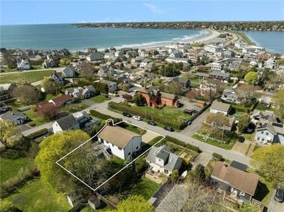 /international/us/11-renfrew-avenue-middletown-ri-110108331783/