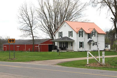 /international/us/12409-bellevue-road-battle-creek-mi-110107926637/