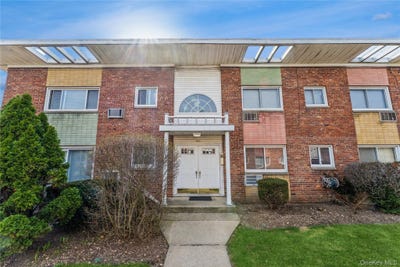 /international/us/269-n-newbridge-road-levittown-ny-110107162797/