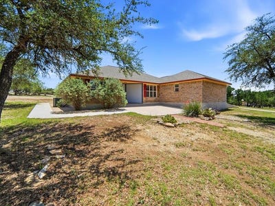 /international/us/342-chipman-court-bandera-tx-110107964494/