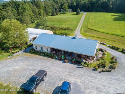 /international/us/4120-4122-state-route-7-hoosick-falls-ny-110100022489/