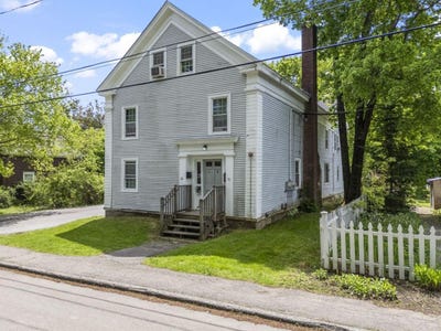 /international/us/30-chestnut-street-rockland-me-110108451705/
