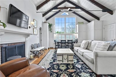 /international/us/397-gibbs-avenue-newport-ri-110108437006/