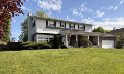 /international/us/4-ridgewood-drive-plattsburgh-ny-110108124663/