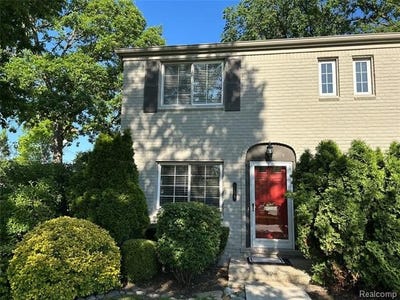 /international/us/718-graefield-court-birmingham-mi-110108535789/