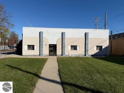 /international/us/414-n-state-alma-mi-110097335215/
