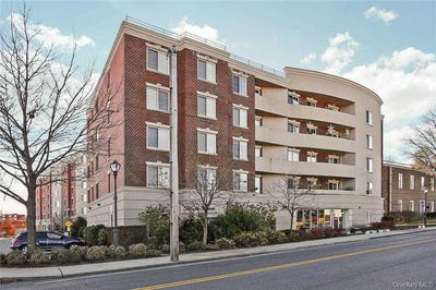 /international/us/242-maple-avenue-westbury-ny-110107259940/