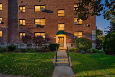 /international/us/216-17-48th-avenue-bayside-ny-110120761332/