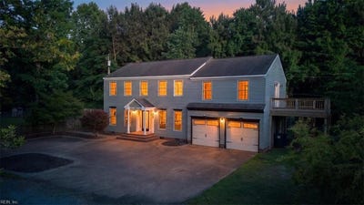 /international/us/16a-ferguson-cove-newport-news-va-110108631434/