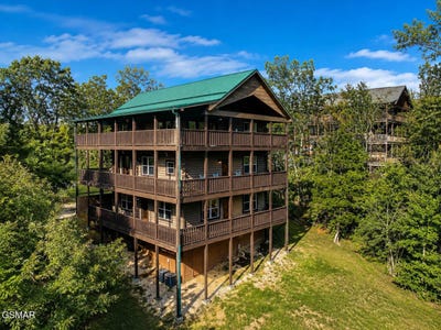 /international/us/2016-oakmont-drive-sevierville-tn-110108436927/