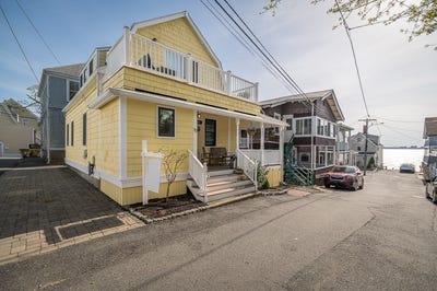 /international/us/32-maple-avenue-nahant-ma-110099145108/