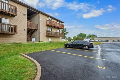 /international/us/695-dean-drive-south-elgin-il-110110279106/