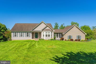 /international/us/35130-paxson-road-round-hill-va-110107872304/