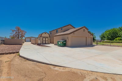 /international/us/7765-n-175th-avenue-waddell-az-110099771665/?lang=en