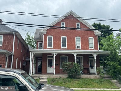 /international/us/453-w-middle-street-gettysburg-pa-110108332974/