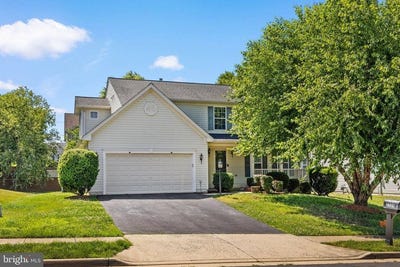 /international/us/3329-anne-de-bourgh-drive-triangle-va-110108890775/