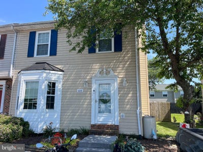 /international/us/1215-julie-court-woodstock-va-110100560431/