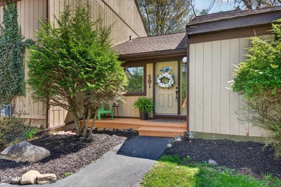 /international/us/501-huntington-court-east-greenbush-ny-110107750445/