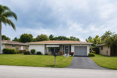 /international/us/4821-nw-13th-avenue-deerfield-beach-fl-110110379645/