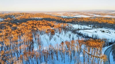 /international/us/106-post-road-slate-hill-ny-110105530404/