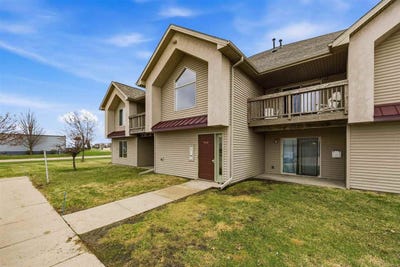 /international/us/1010-240th-st-ne-northliberty-ia-110106950159/