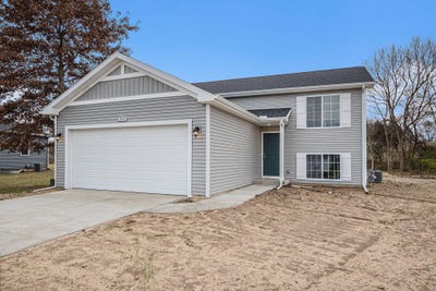 /international/us/587-river-oaks-drive-watervliet-mi-110110193363/