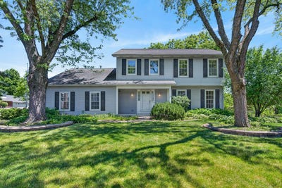 /international/us/241-wakefield-lane-geneva-il-110108546058/
