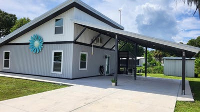 /international/us/1052-10th-street-okeechobee-fl-110110332752/