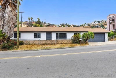 /international/us/9616-apple-street-spring-valley-ca-110100024139/
