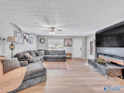 /international/us/120-county-road-738-cullman-al-110107845919/