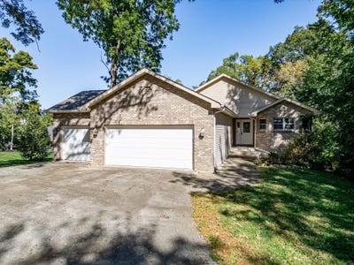 /international/us/1938-baintree-road-lake-summerset-il-110120452500/