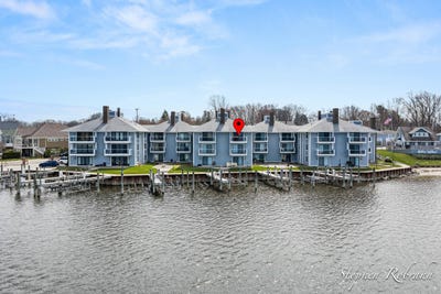 /international/us/400-lakeview-court-spring-lake-mi-110106956628/