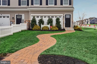 /international/us/1300-carrick-court-middletown-de-110099391820/