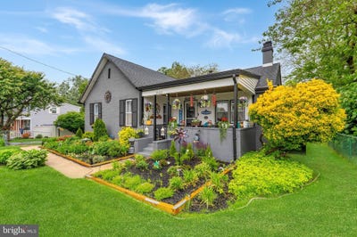 /international/us/1332-peach-street-upper-chichester-pa-110099820744/?lang=en