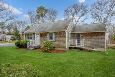 /international/us/177-bayview-circle-osterville-ma-110106768619/