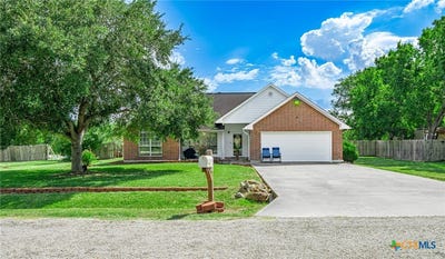 /international/us/109-sylvia-street-victoria-tx-110101371600/