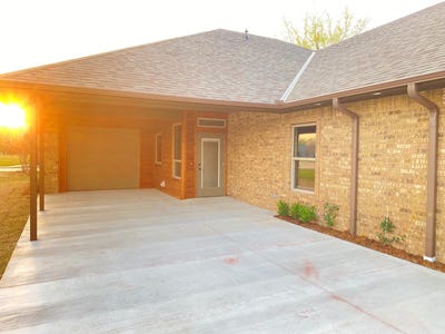 /international/us/13001-deep-wood-creek-drive-oklahoma-city-ok-110108985853/