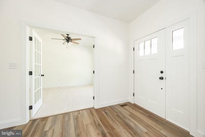/international/us/1128-rapps-dam-road-phoenixville-pa-110099076505/