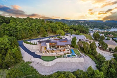 /international/us/355-catalina-drive-branson-mo-110100357798/