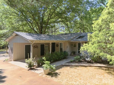 /international/us/91-diamond-ridge-lane-columbus-nc-110107535592/